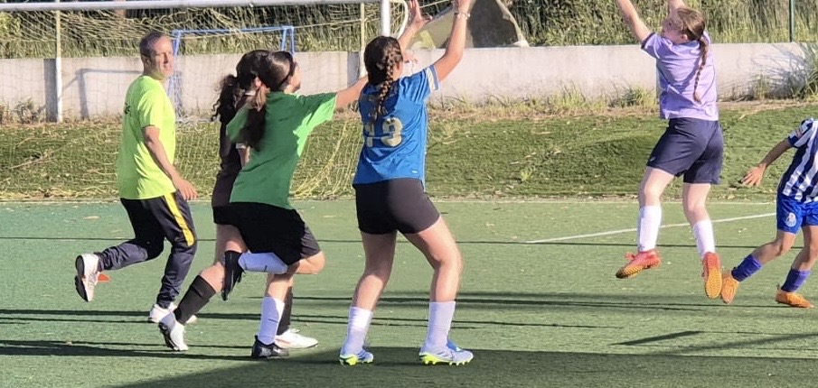 Atletas em treino no Aveleda FC
